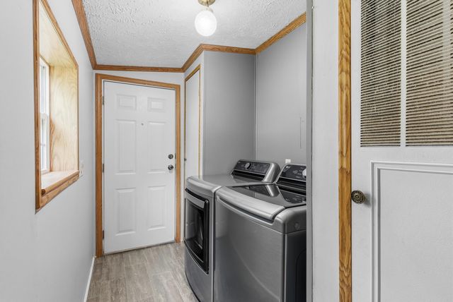 880 N East Street, Fenton, MI 48430