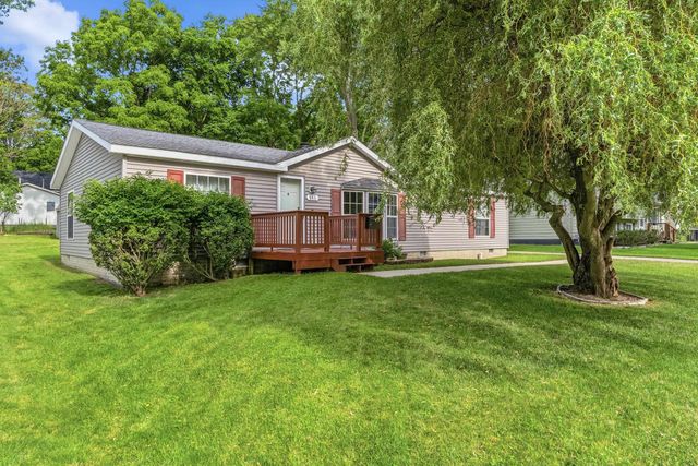 880 N East Street, Fenton, MI 48430