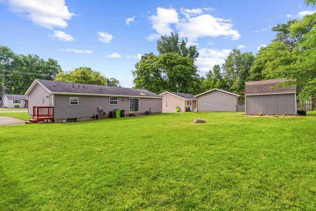 880 N East Street, Fenton, MI 48430