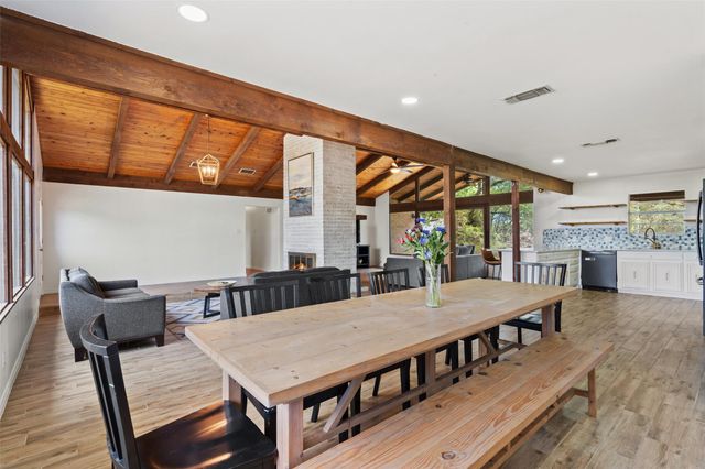 121 Merrywood LN, San Marcos, TX 78666