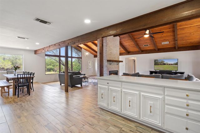 121 Merrywood LN, San Marcos, TX 78666