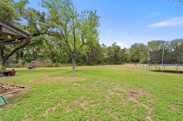 121 Merrywood LN, San Marcos, TX 78666