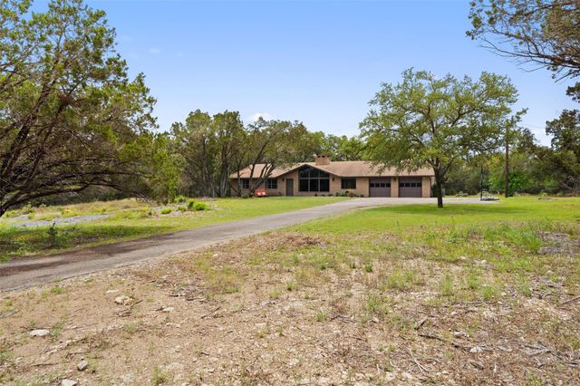 121 Merrywood LN, San Marcos, TX 78666