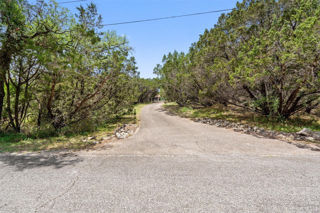 121 Merrywood LN, San Marcos, TX 78666