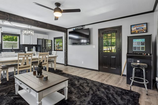 6777 Spencer Rd, Rock Island, TN 38581