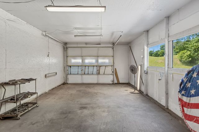 6777 Spencer Rd, Rock Island, TN 38581
