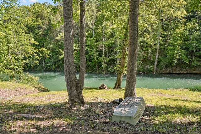 6777 Spencer Rd, Rock Island, TN 38581