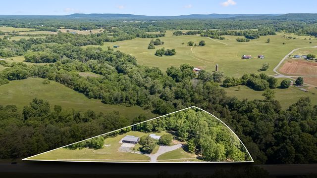 6777 Spencer Rd, Rock Island, TN 38581