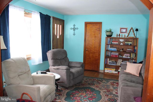 1839 TREVORTON RD, Coal Twp, PA 17866