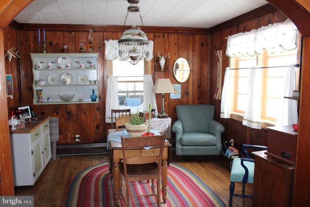 1839 TREVORTON RD, Coal Twp, PA 17866