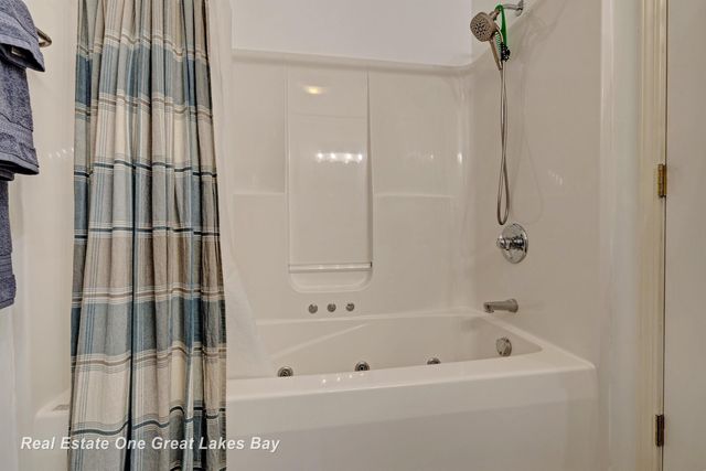 1015 E Lincoln Street, East Tawas, MI 48730
