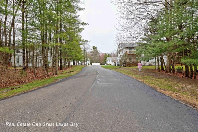 1015 E Lincoln Street, East Tawas, MI 48730