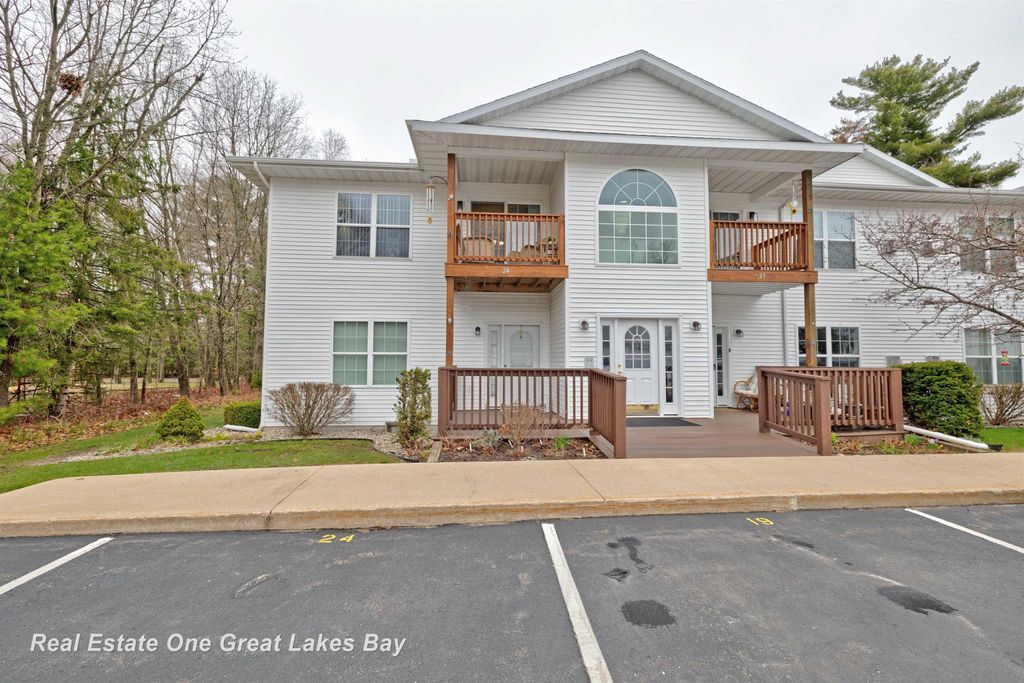 1015 E Lincoln Street, East Tawas, MI 48730