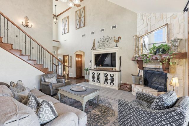 113 Bent Oak Drive, Aubrey, TX 76227