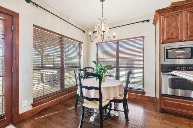 113 Bent Oak Drive, Aubrey, TX 76227