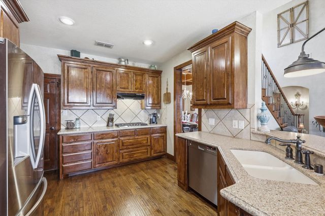 113 Bent Oak Drive, Aubrey, TX 76227