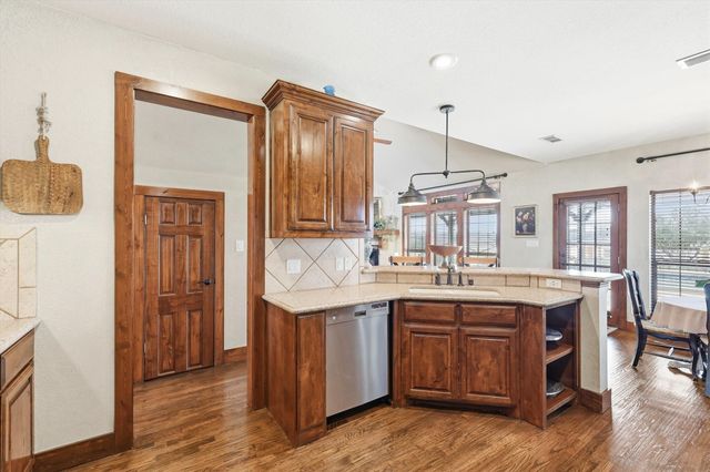 113 Bent Oak Drive, Aubrey, TX 76227