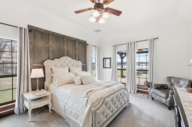 113 Bent Oak Drive, Aubrey, TX 76227