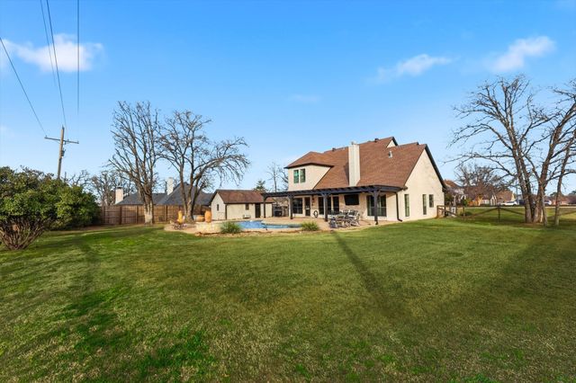 113 Bent Oak Drive, Aubrey, TX 76227