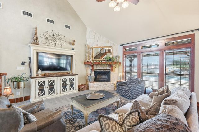 113 Bent Oak Drive, Aubrey, TX 76227