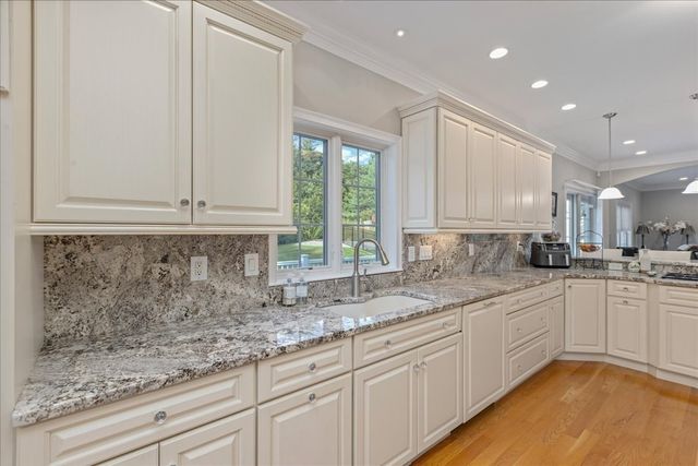 4 Darrens Way, Methuen, MA 01844