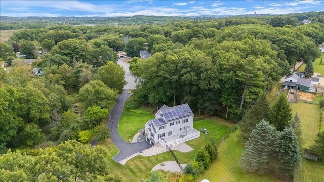 4 Darrens Way, Methuen, MA 01844