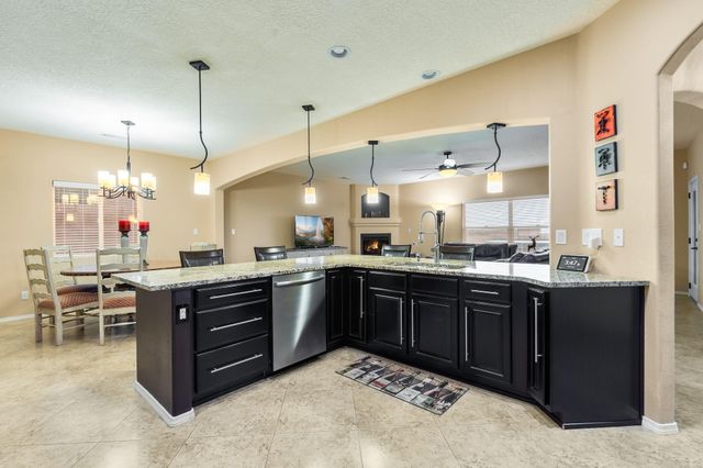 6248 Nueva Espana Road NW, Albuquerque, NM 87114