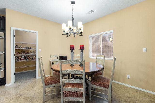 6248 Nueva Espana Road NW, Albuquerque, NM 87114