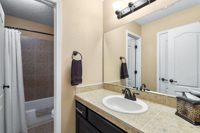 6248 Nueva Espana Road NW, Albuquerque, NM 87114