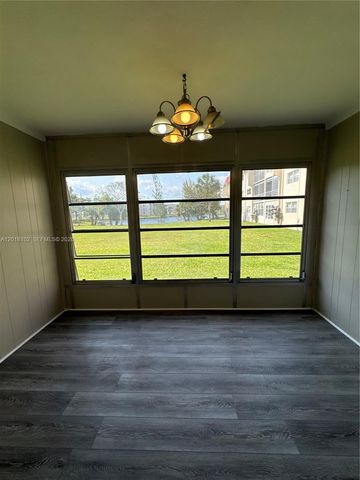 8060 N Sunrise Lakes Dr 105, Sunrise, FL 33322