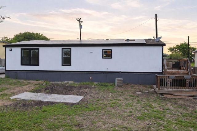 580 Railyard DR, Kyle, TX 78640