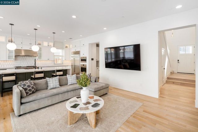 461 Halcyon Pl, Bethel Island, CA 94511