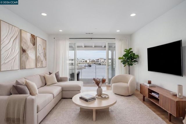 461 Halcyon Pl, Bethel Island, CA 94511