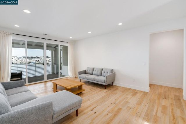 461 Halcyon Pl, Bethel Island, CA 94511