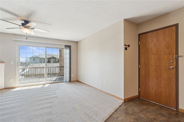 3120 Wilson Avenue SW 6, Cedar Rapids, IA 52404