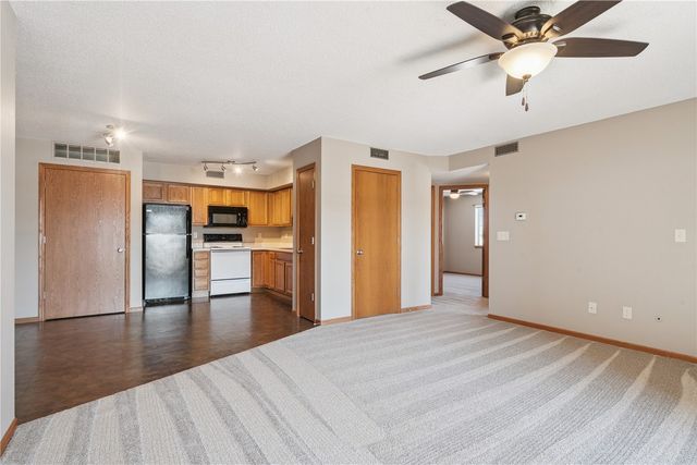 3120 Wilson Avenue SW 6, Cedar Rapids, IA 52404