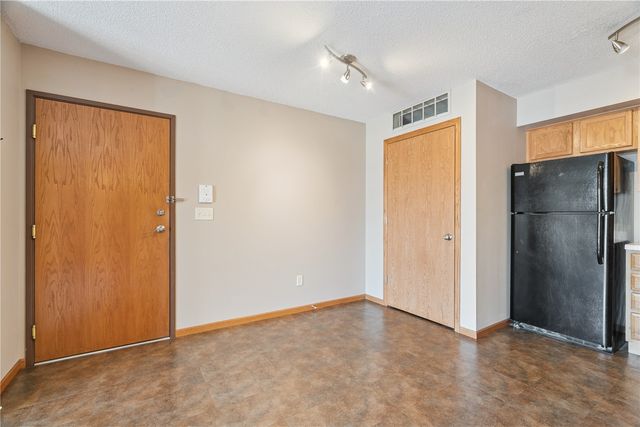 3120 Wilson Avenue SW 6, Cedar Rapids, IA 52404