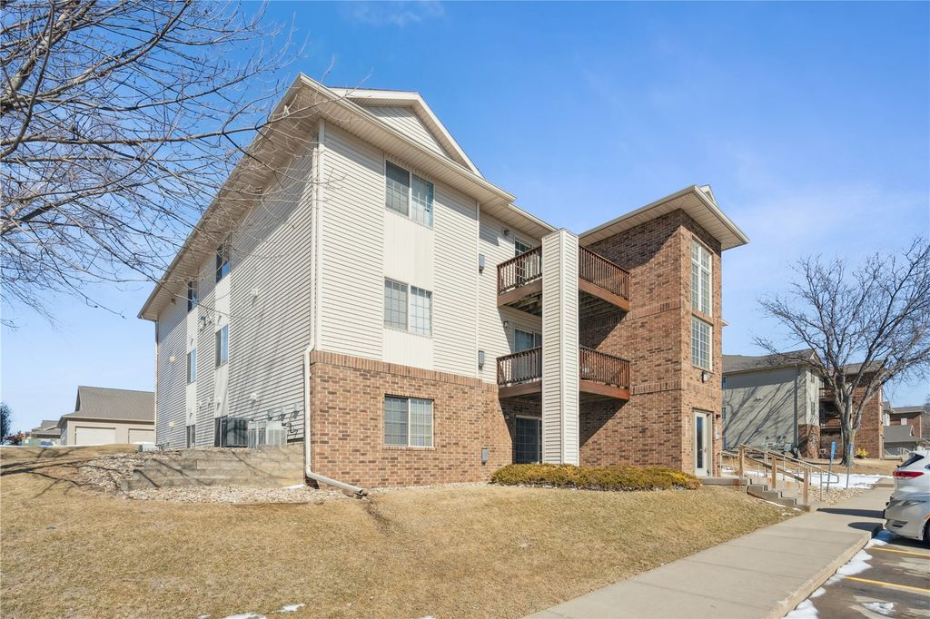 3120 Wilson Avenue SW 6, Cedar Rapids, IA 52404