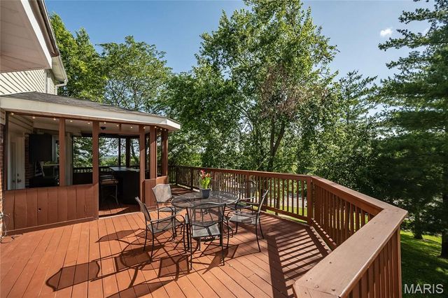 3822 Rock Bluff Court, Oakville, MO 63129