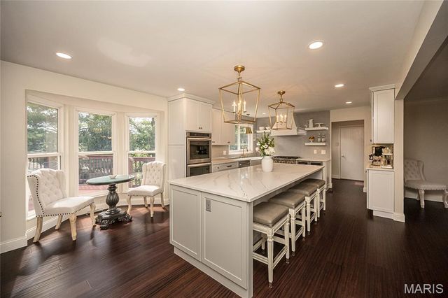3822 Rock Bluff Court, Oakville, MO 63129