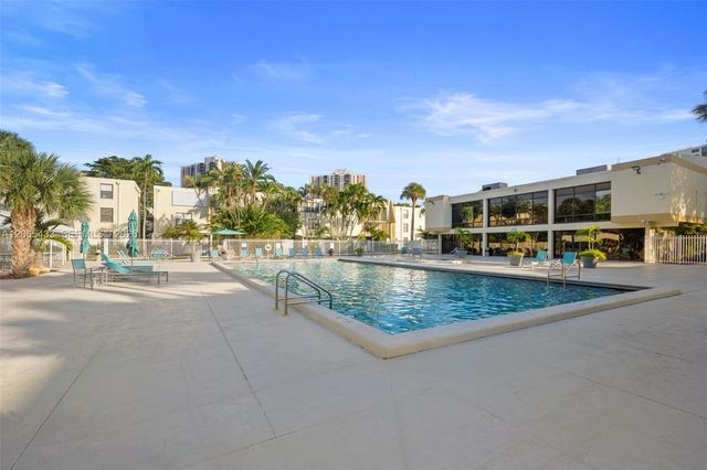 20401 NE 30th Avenue 320-8, Aventura, FL 33180
