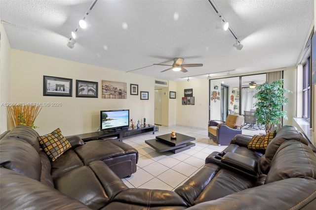 20401 NE 30th Avenue 320-8, Aventura, FL 33180
