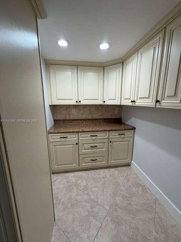 3208 Colony Club Rd 2, Pompano Beach, FL 33062