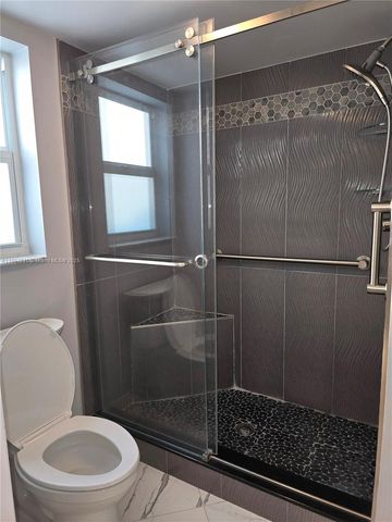 7440 Granville Dr 213, Tamarac, FL 33321