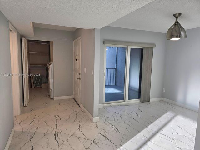 7440 Granville Dr 213, Tamarac, FL 33321