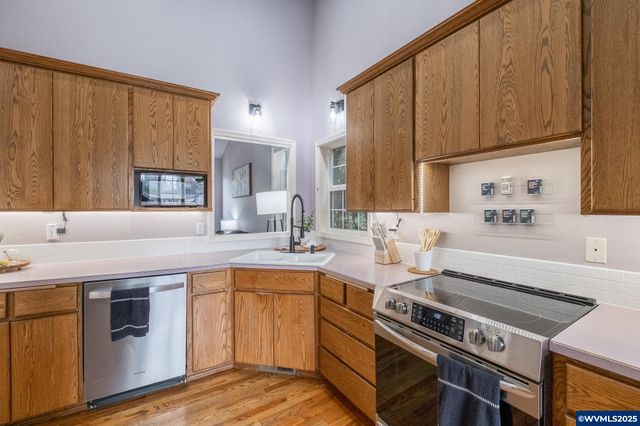 1221 Montgomery Pl NE, Albany, OR 97321