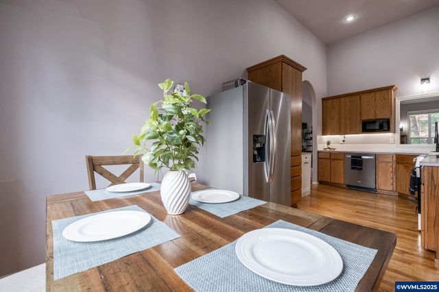 1221 Montgomery Pl NE, Albany, OR 97321