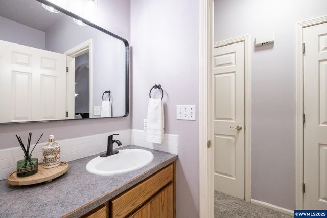 1221 Montgomery Pl NE, Albany, OR 97321