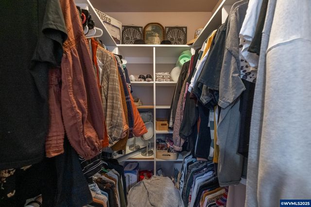 1221 Montgomery Pl NE, Albany, OR 97321