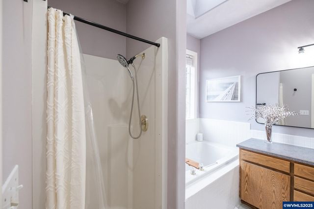 1221 Montgomery Pl NE, Albany, OR 97321